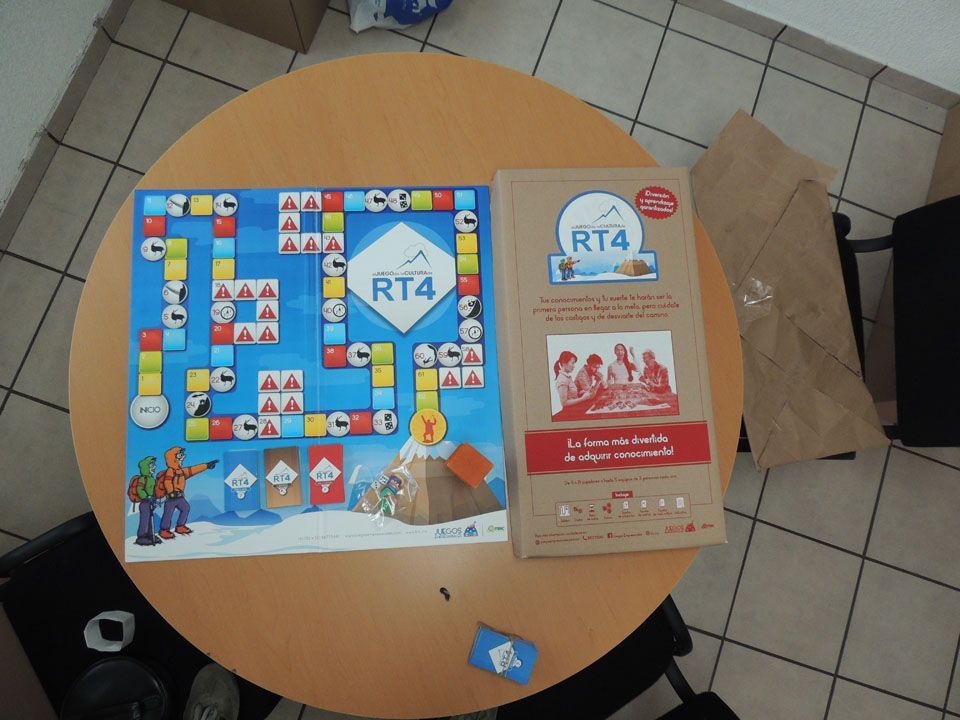 Juego de mesa Everest personalizado - Image 2